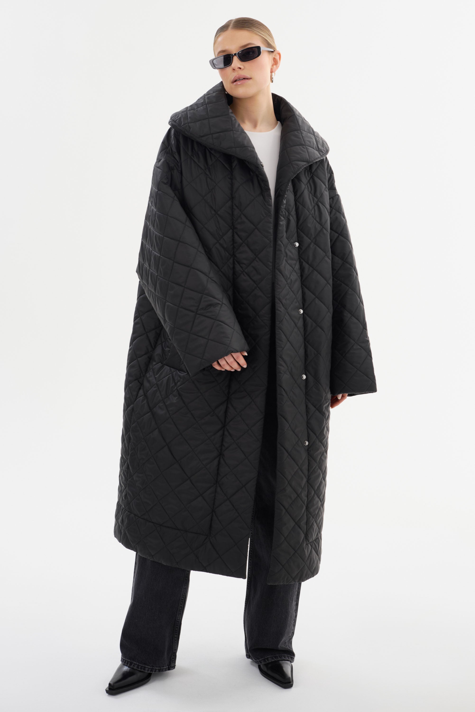 Black quilted coat with belt store