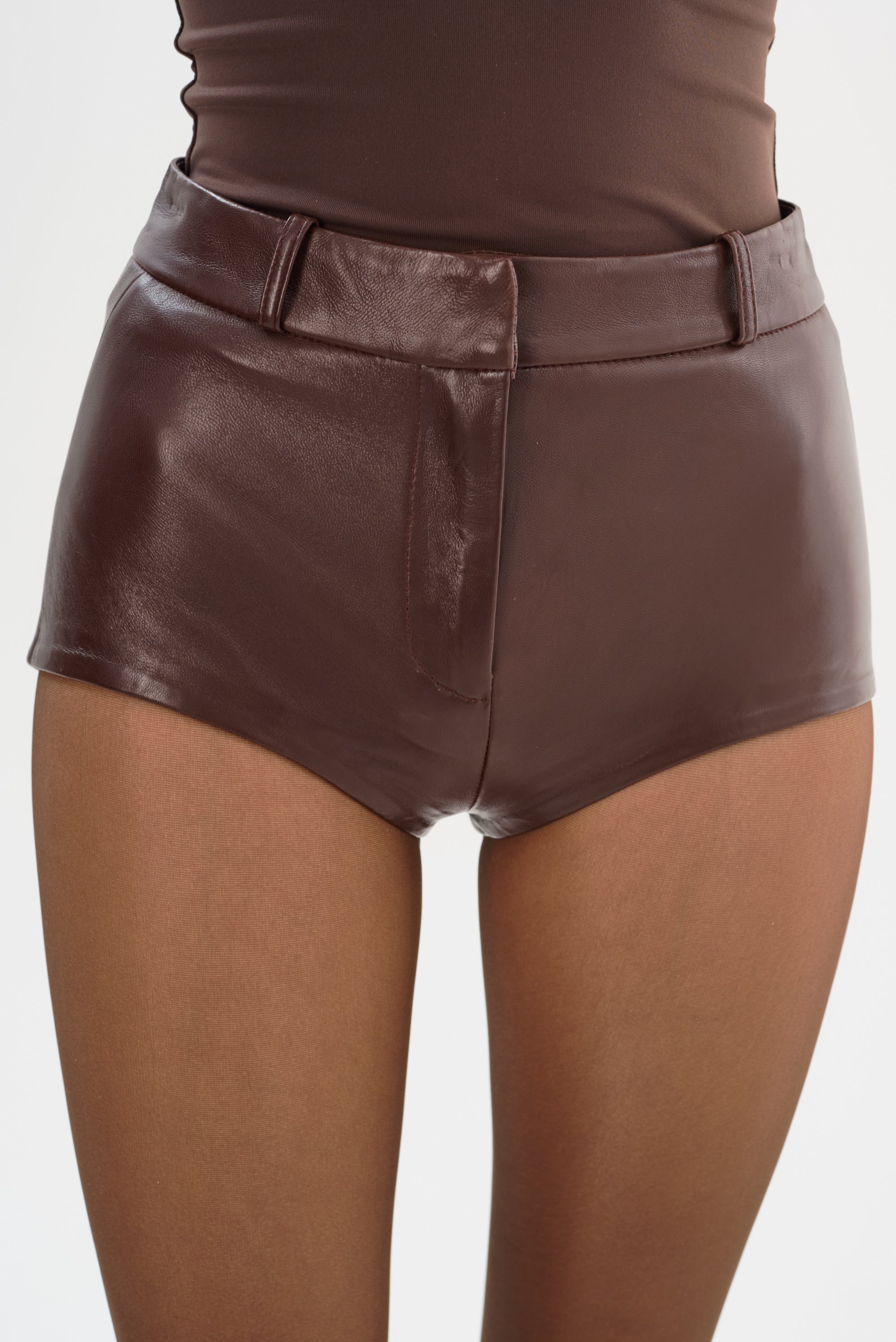 ANNAISE | Shorts en cuir moulant