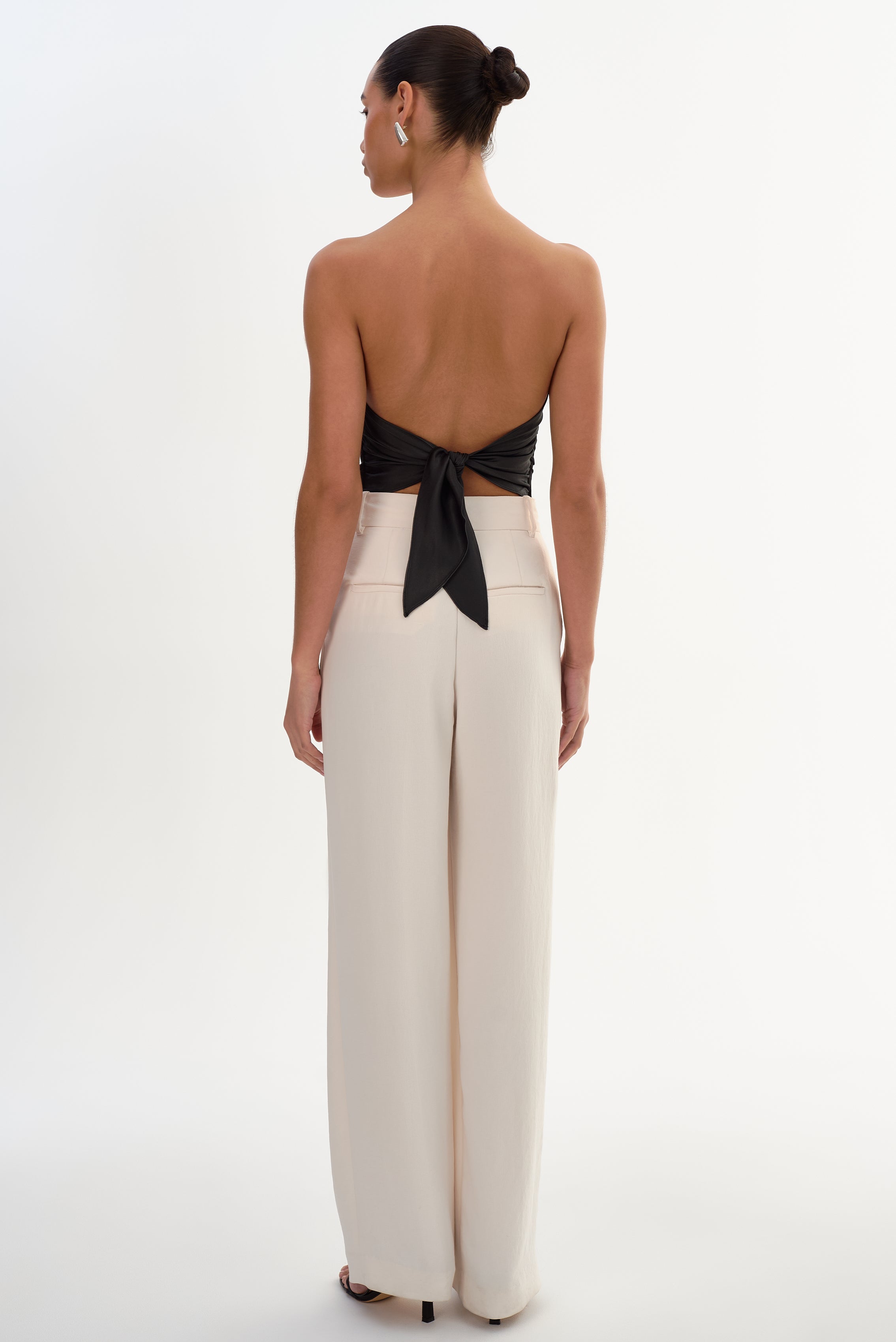 BAILA | Haut asymétrique en satin à nouer