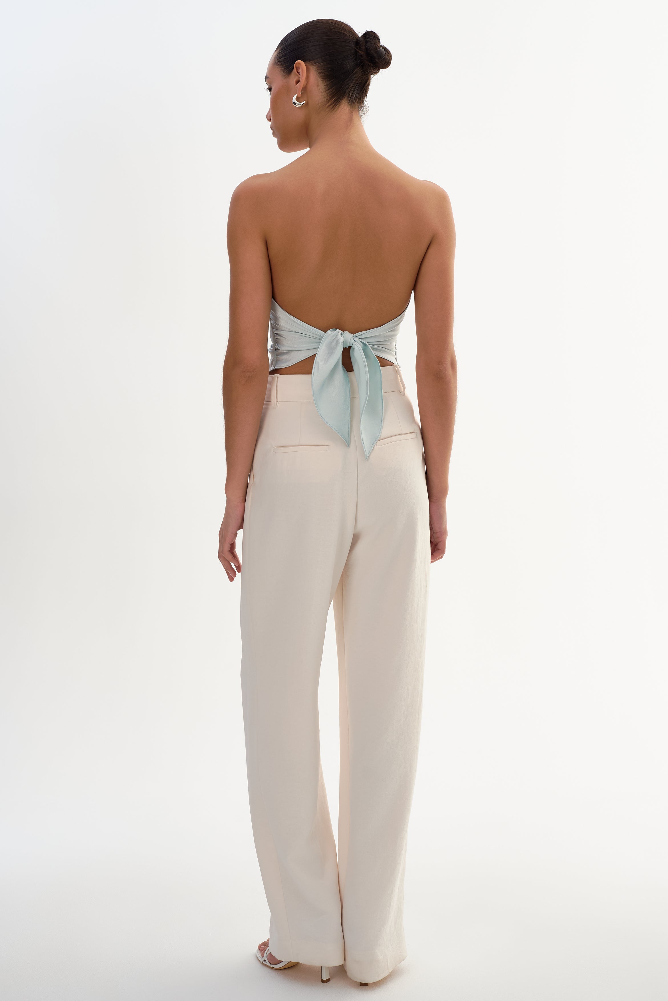 BAILA | Haut asymétrique en satin à nouer