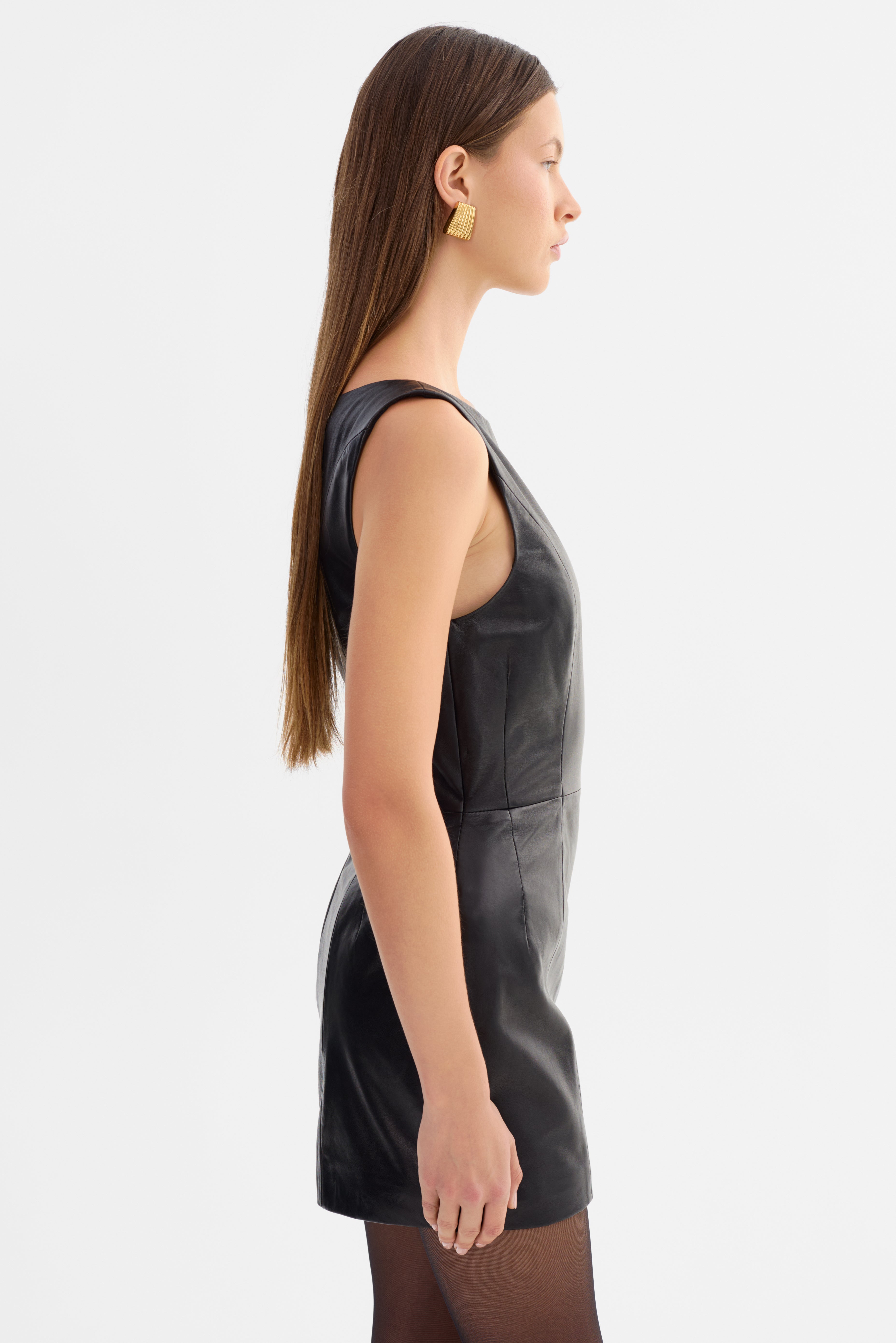 CASSANDRA | Robe mini en cuir coupe sablier