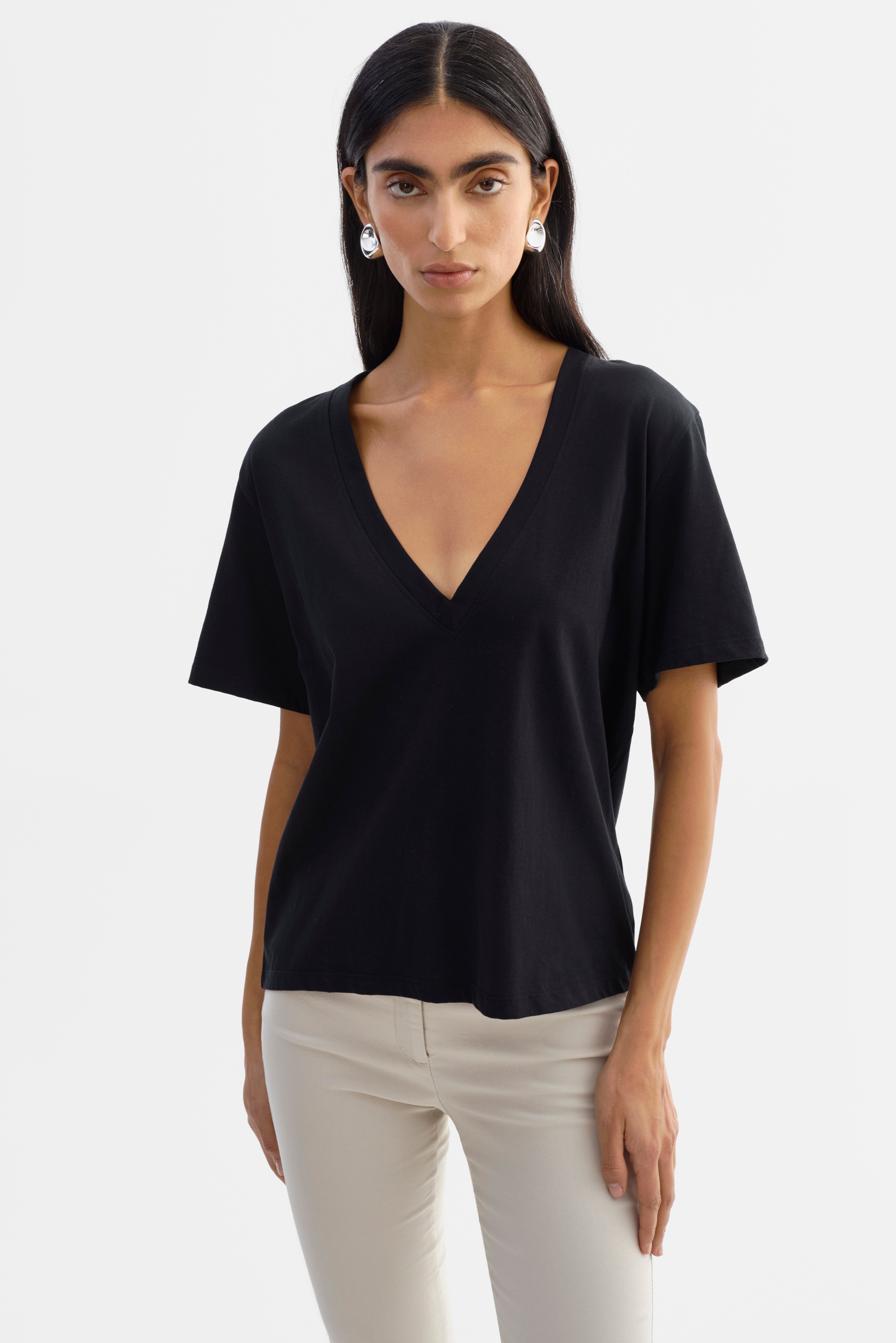 CECILIA T-shirt décolleté plongeant noir