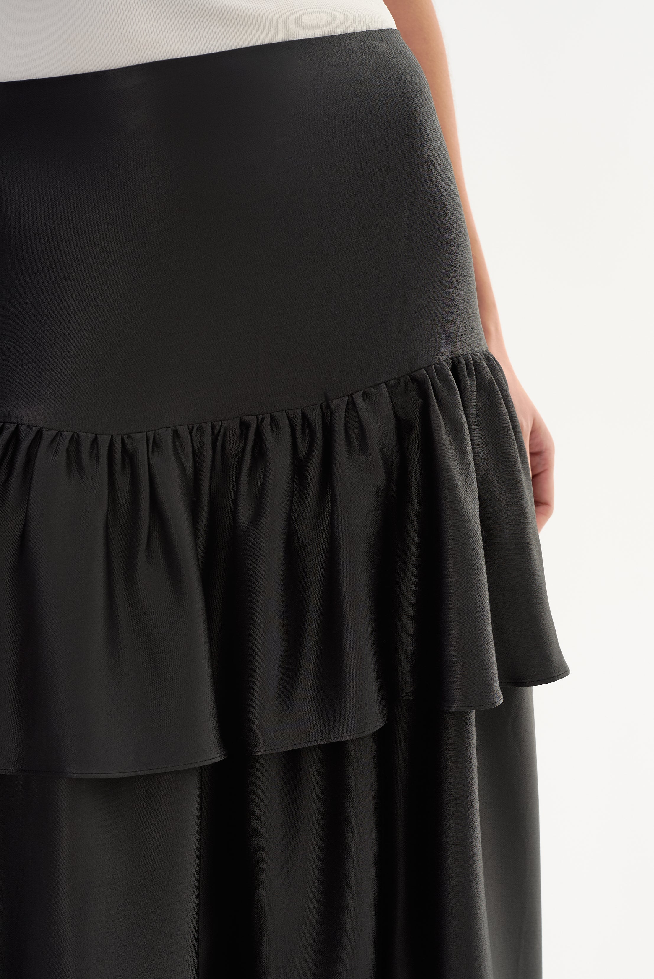 CHALINA | Jupe Midi en Satin à Volants