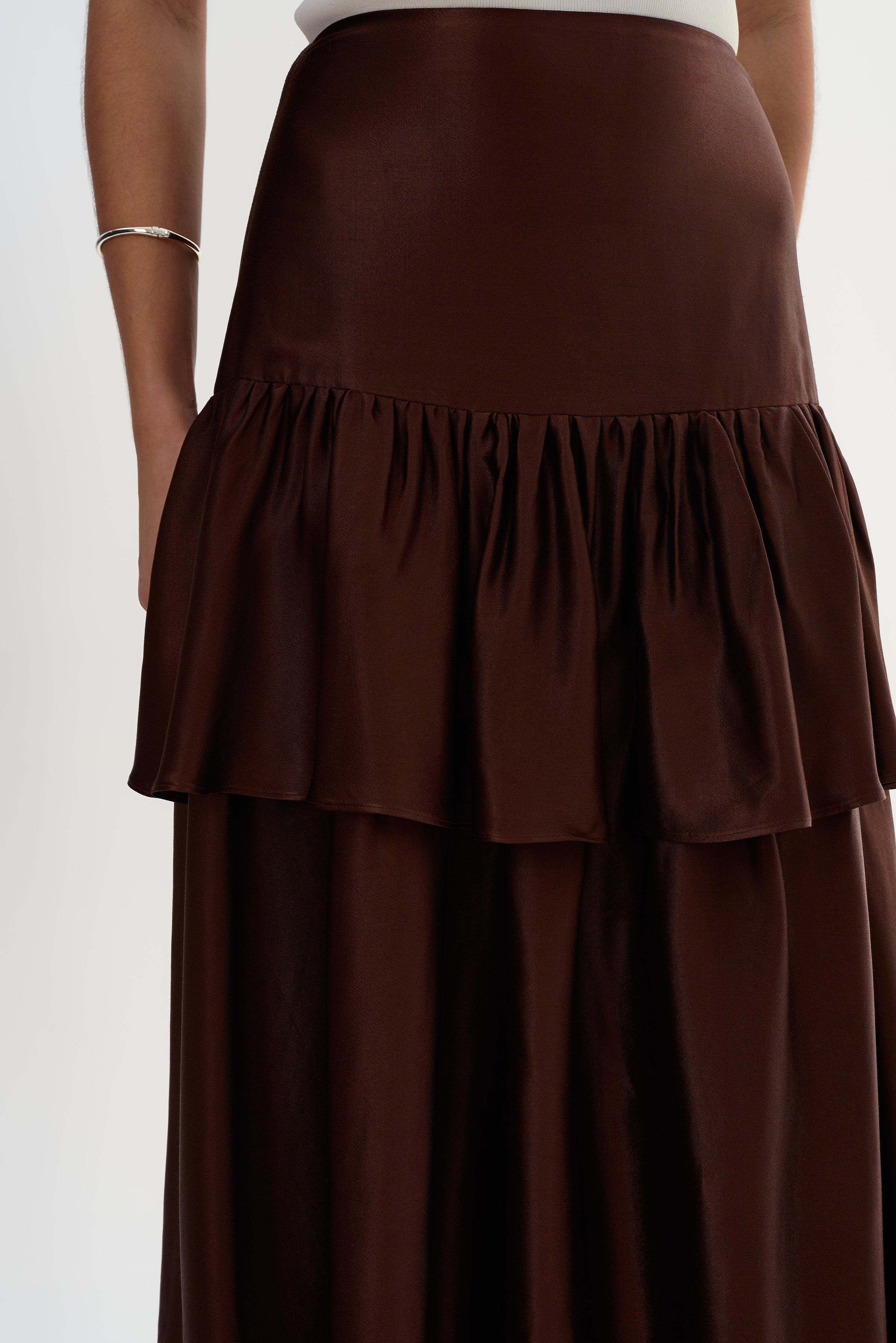 CHALINA | Jupe Midi en Satin à Volants