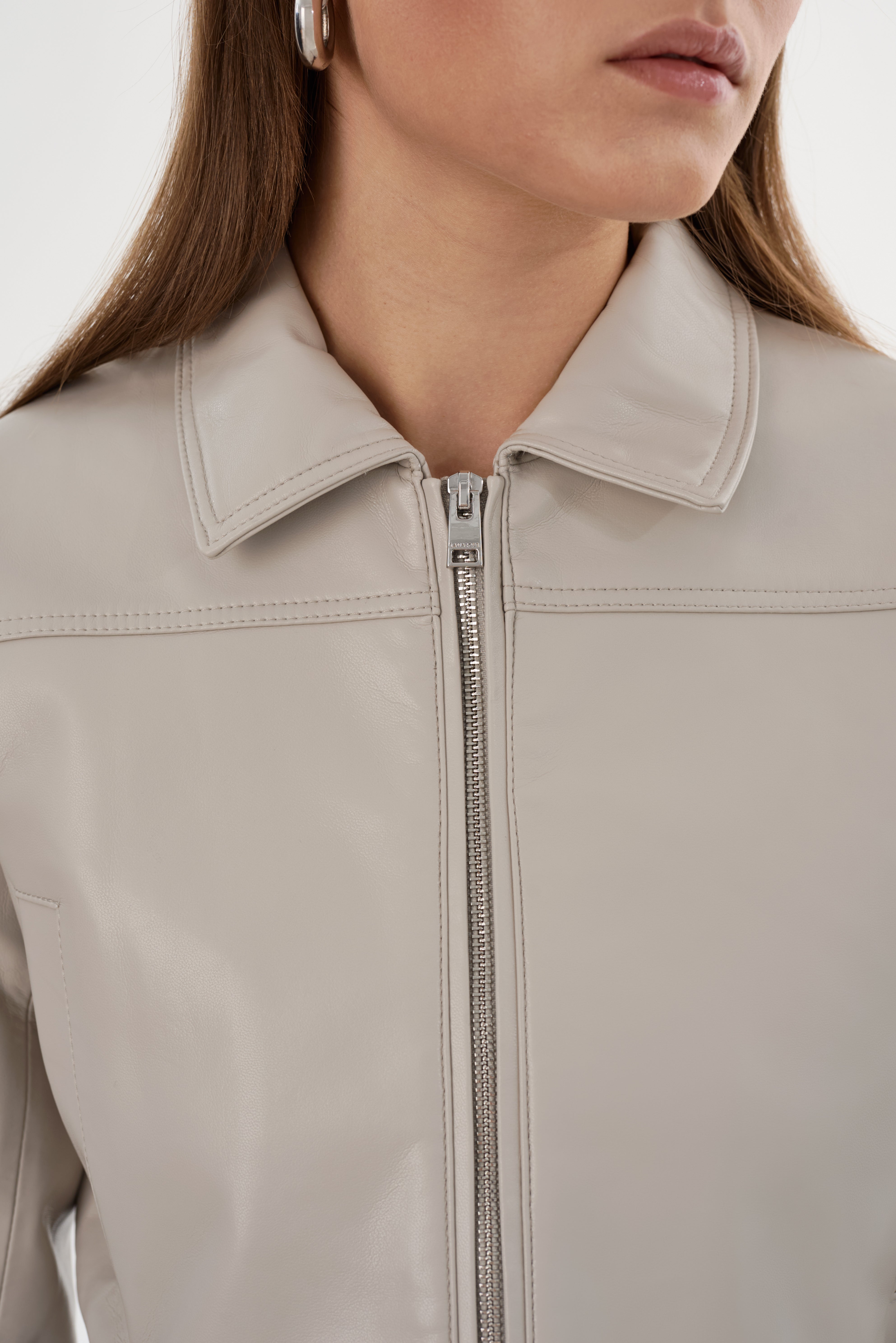DAMIANA | Veste carré en cuir recyclé