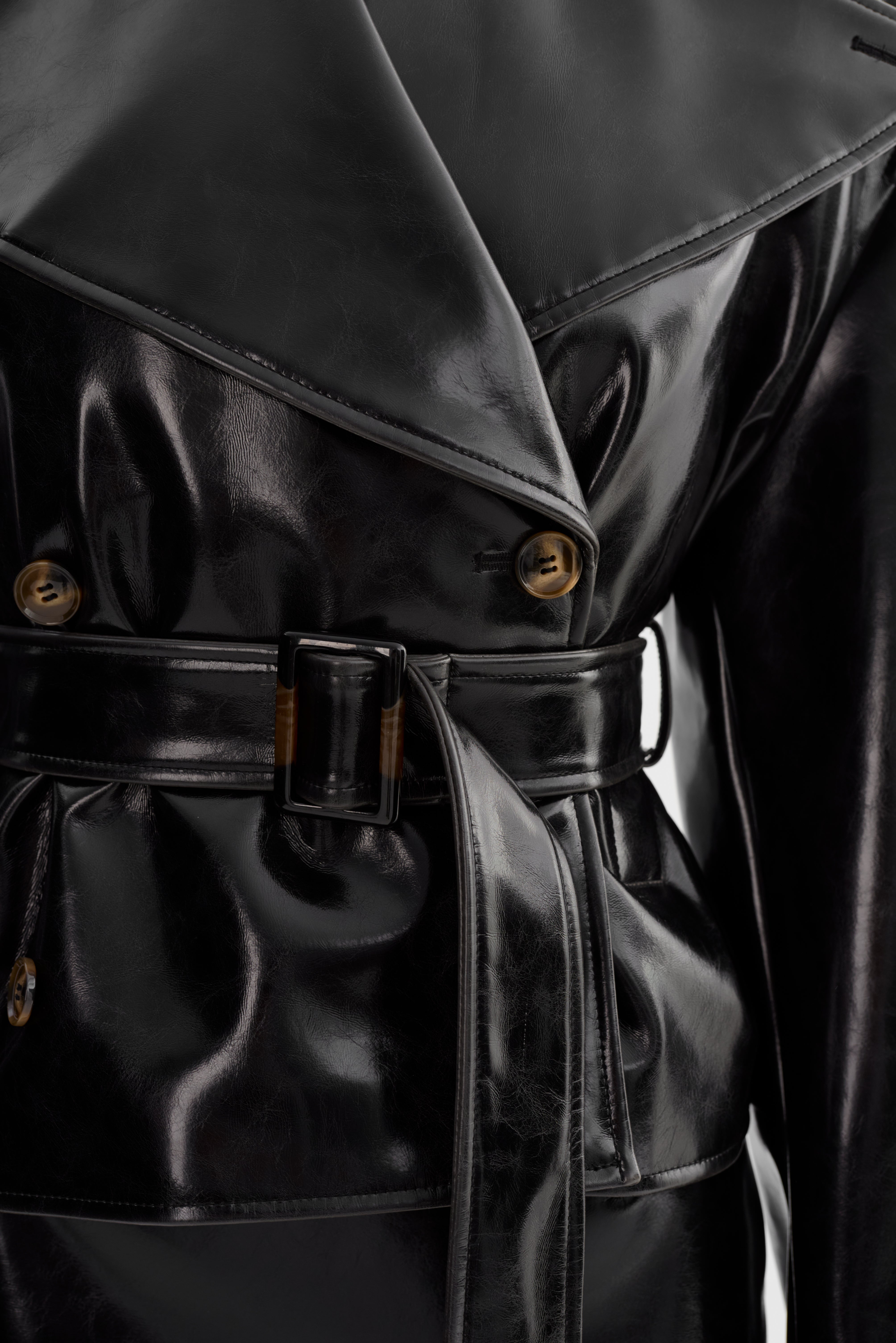 DELANIA | Trench en similicuir verni