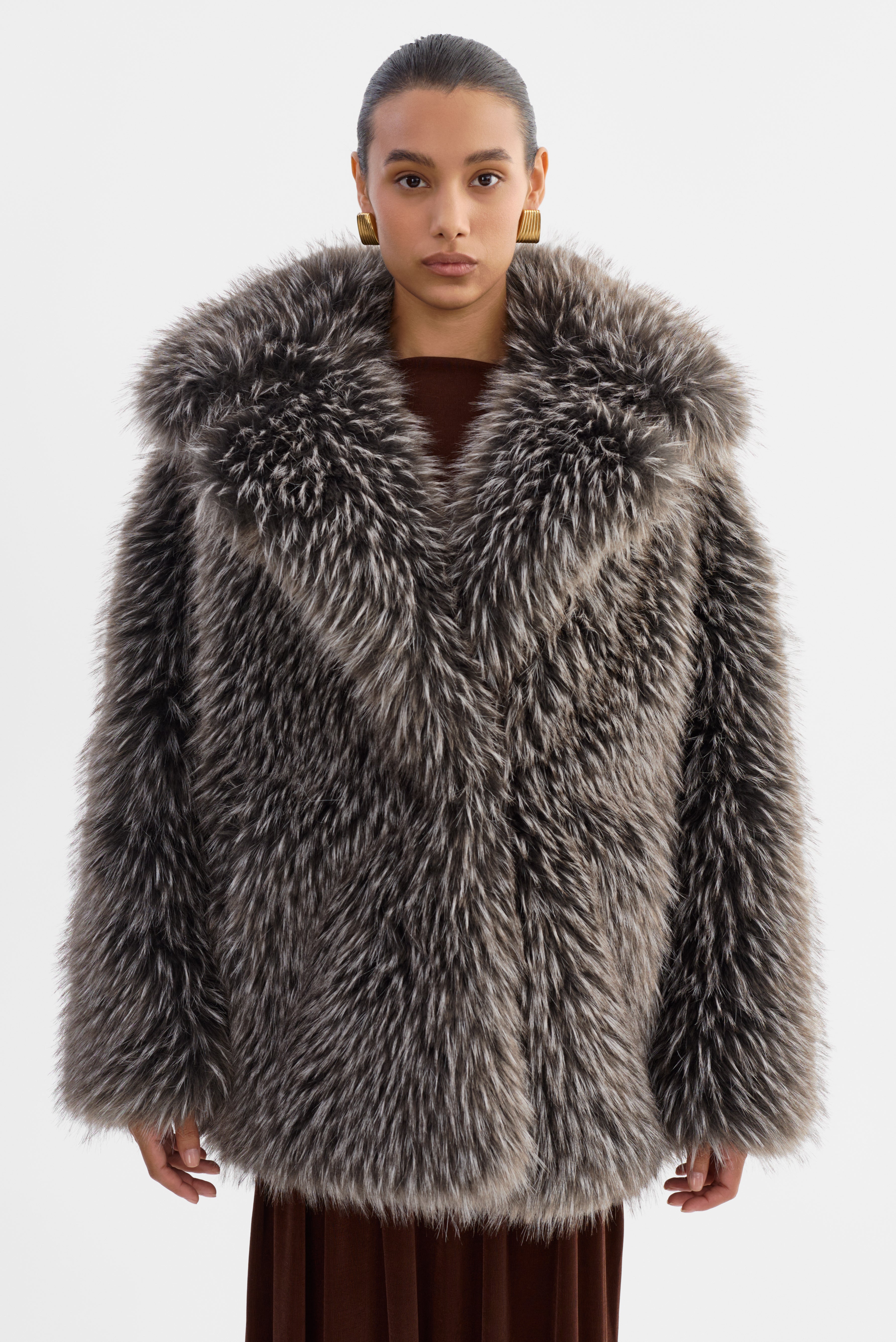 FINAYA | Manteau oversize en fausse fourrure