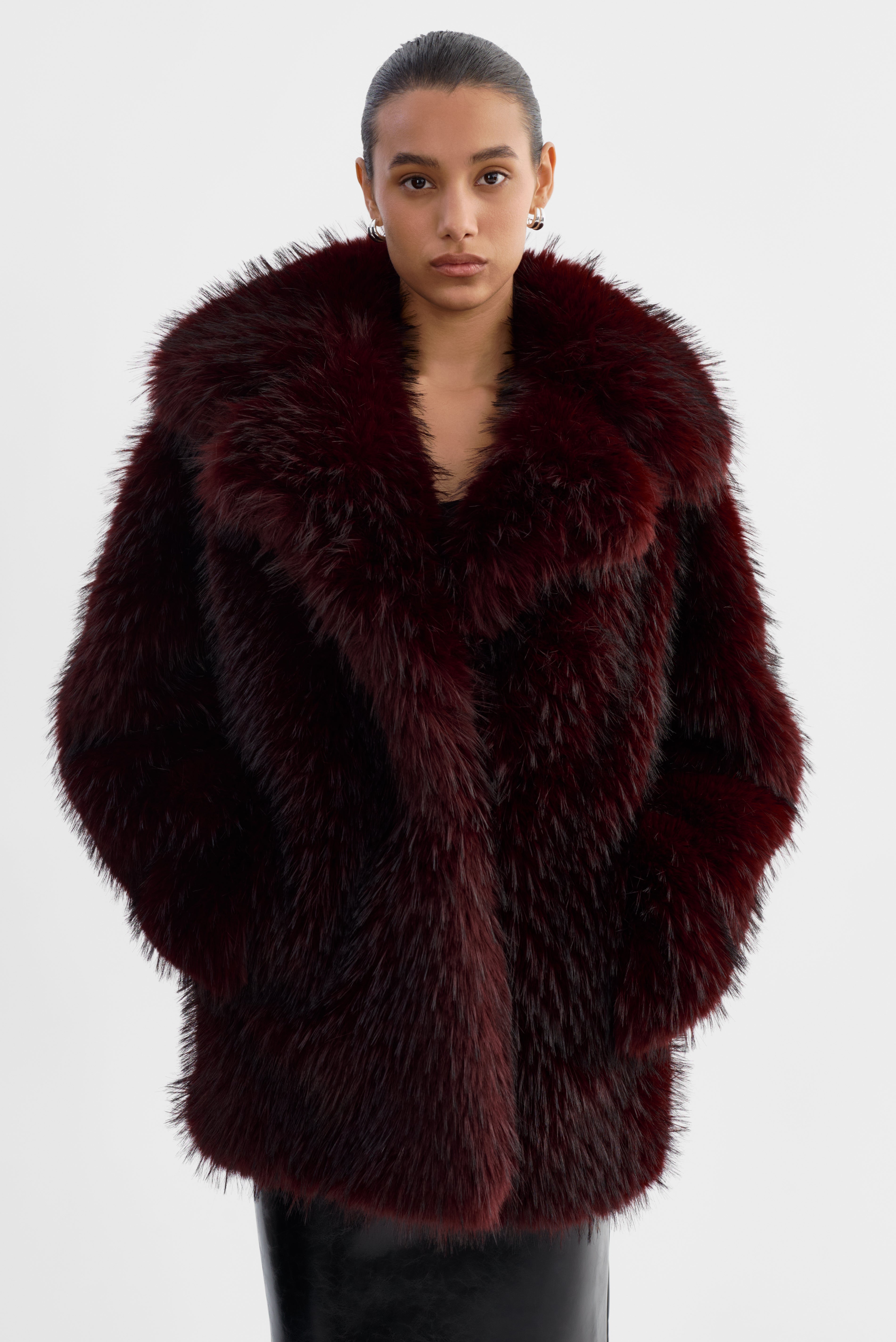 FINAYA | Manteau oversize en fausse fourrure