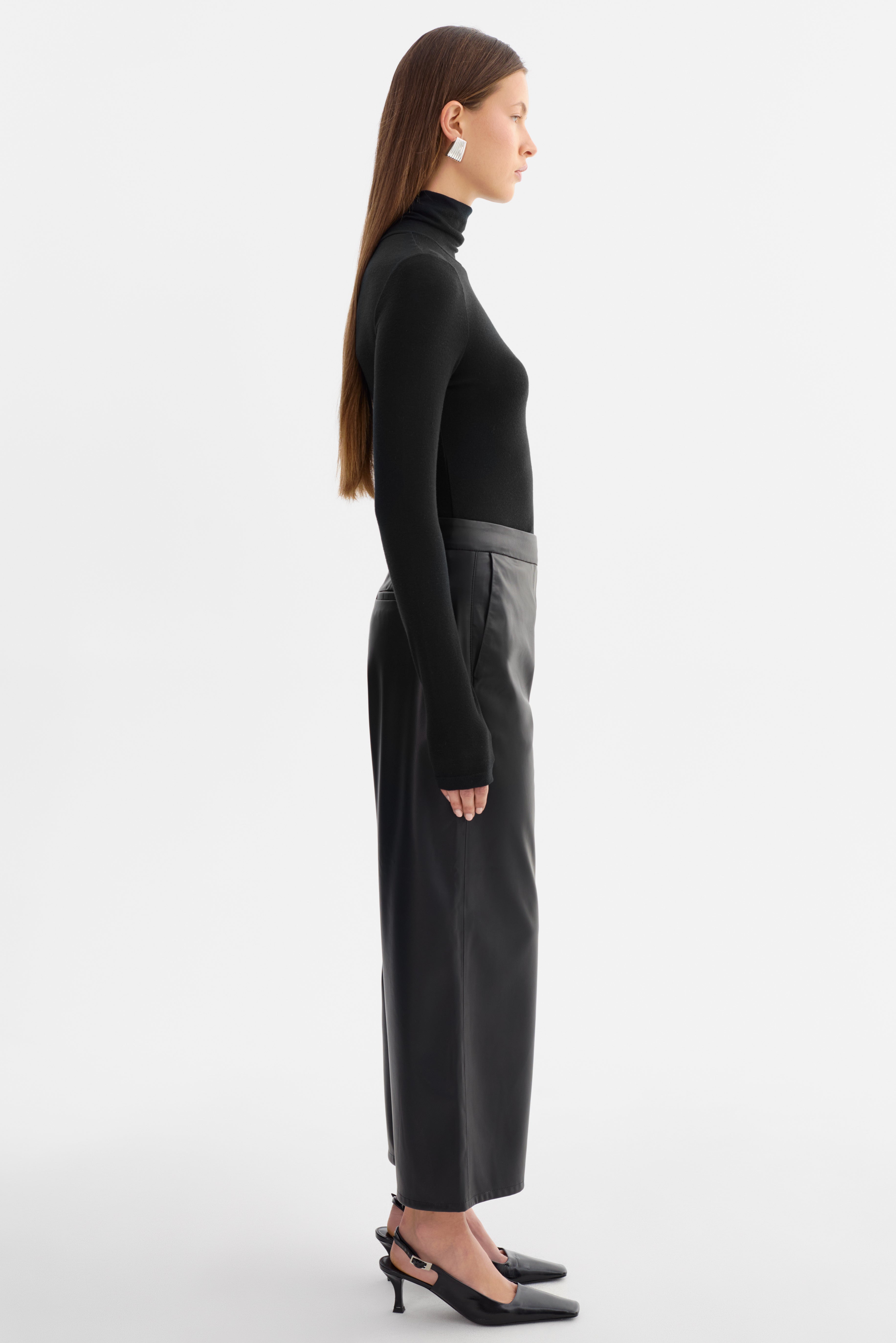 LAEL | Pantalon raccourci en similicuir