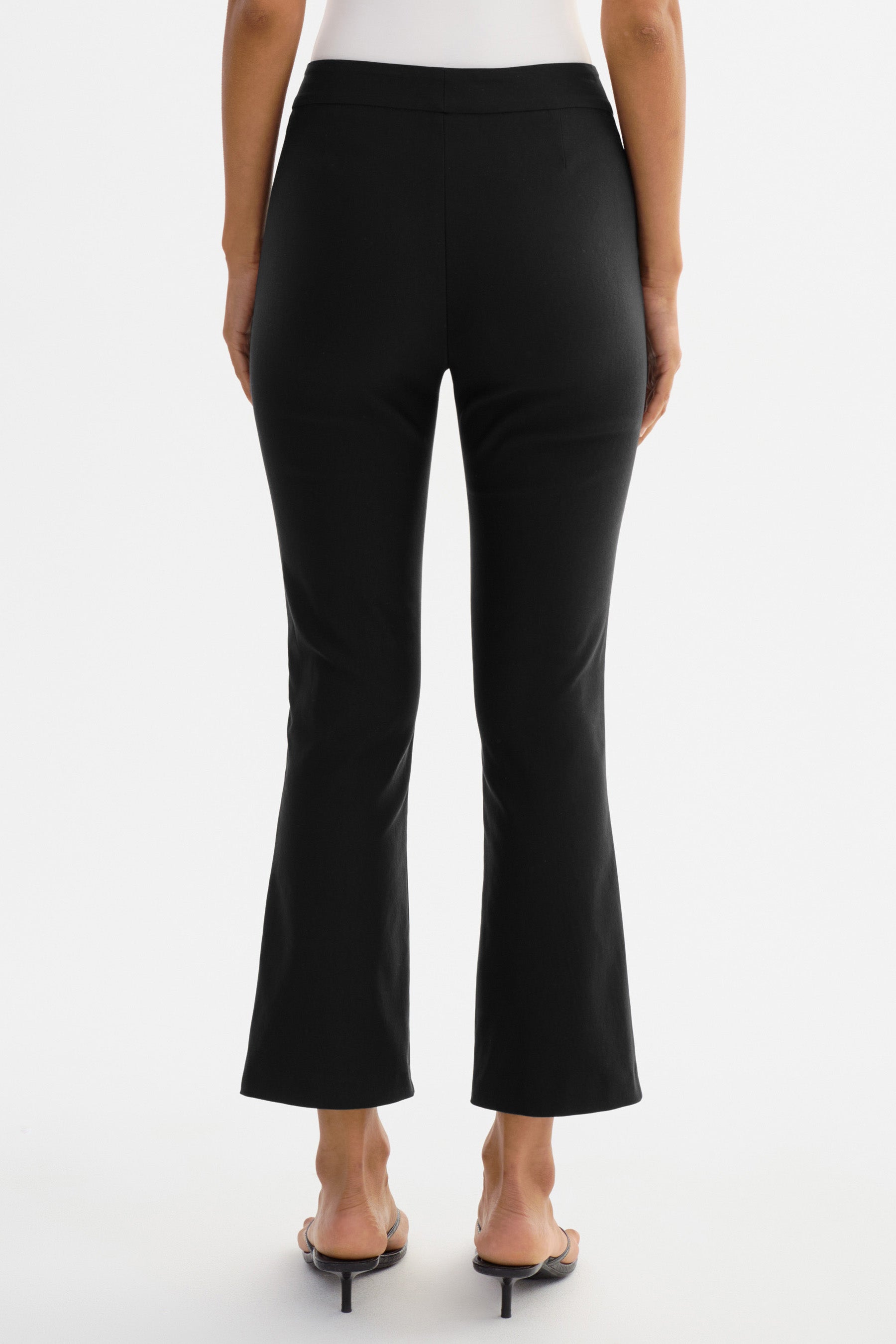 NORA | Pantalon court évasé en twill stretch