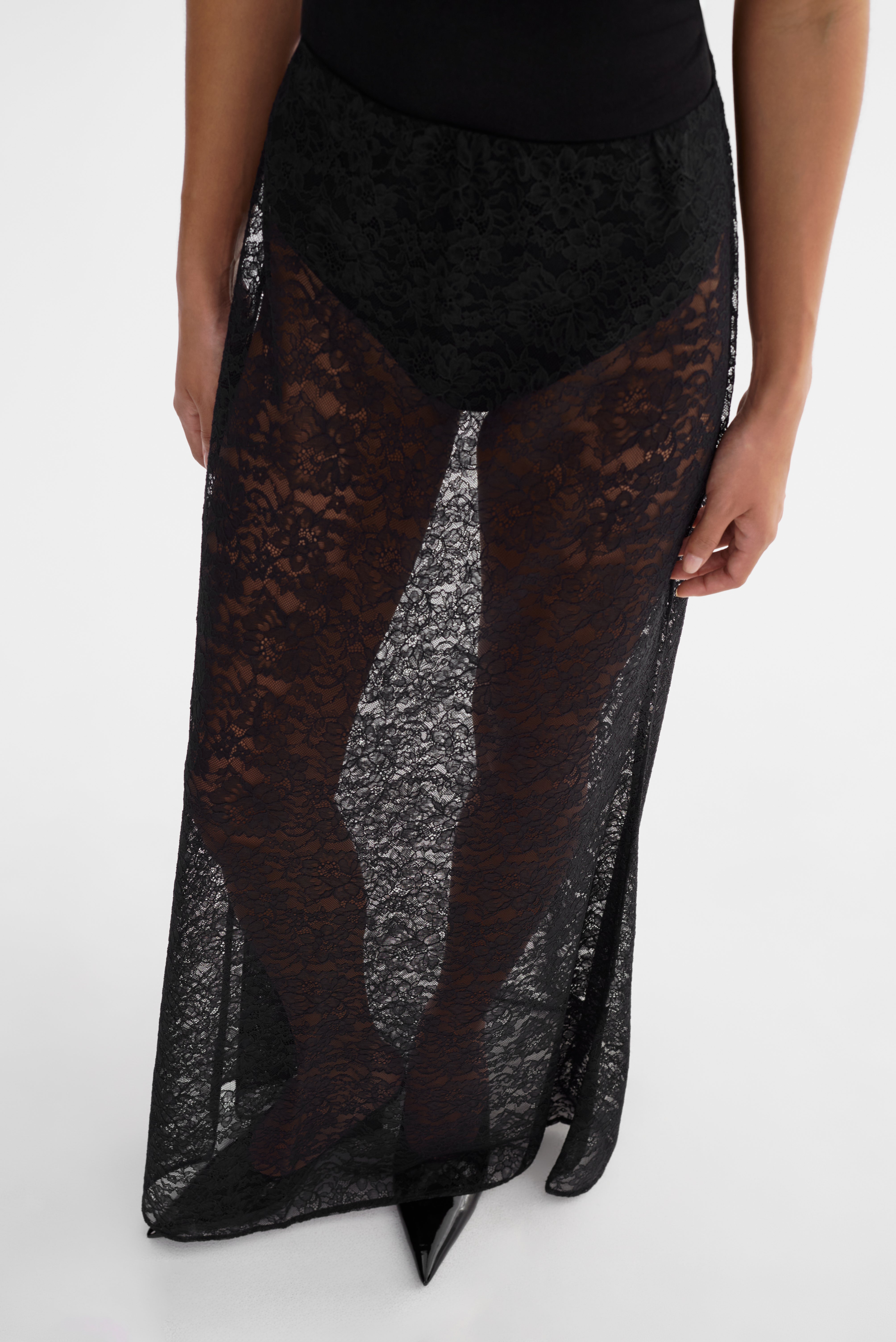 REN | Lace Maxi Skirt