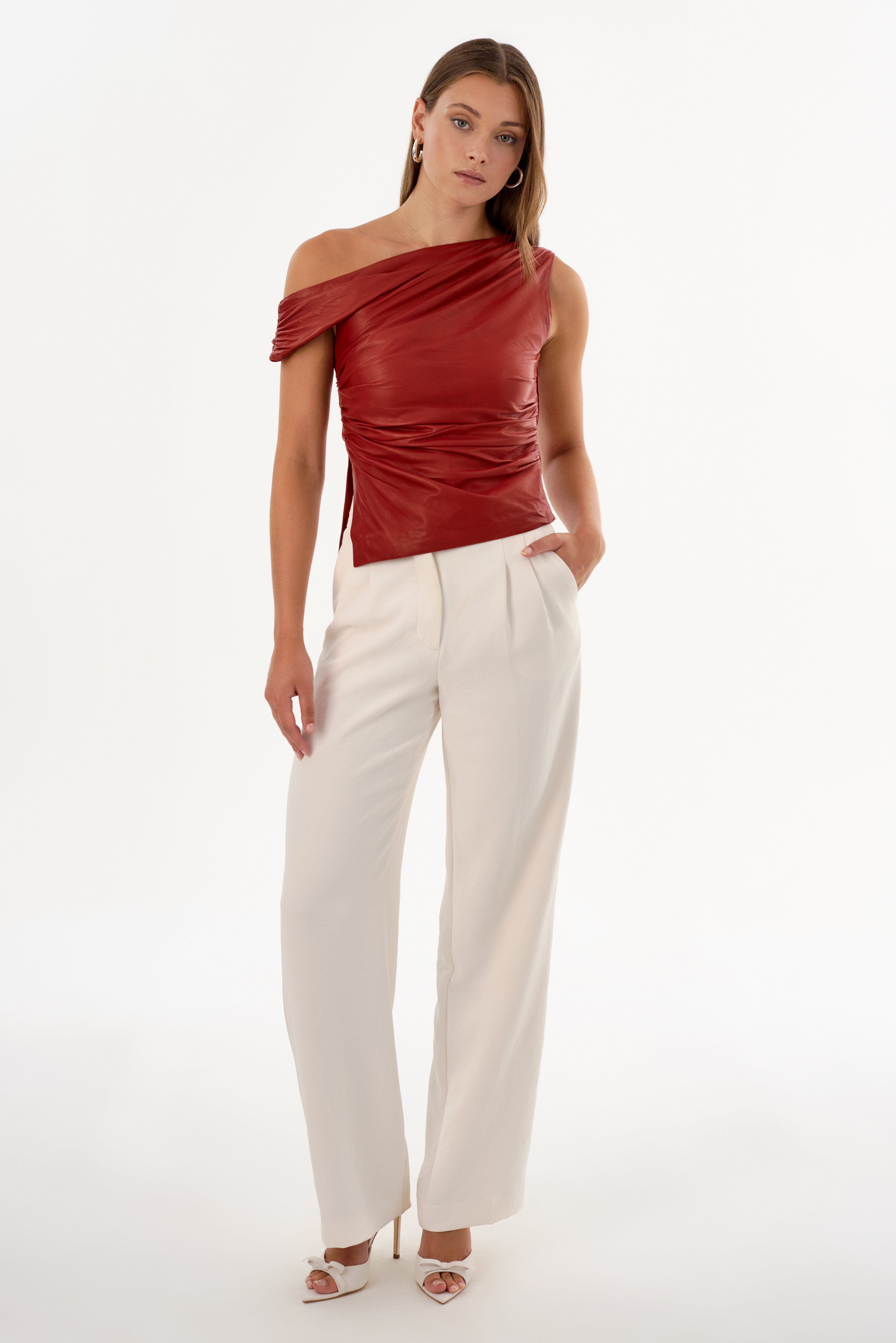 SANNE | Haut drapé en cuir