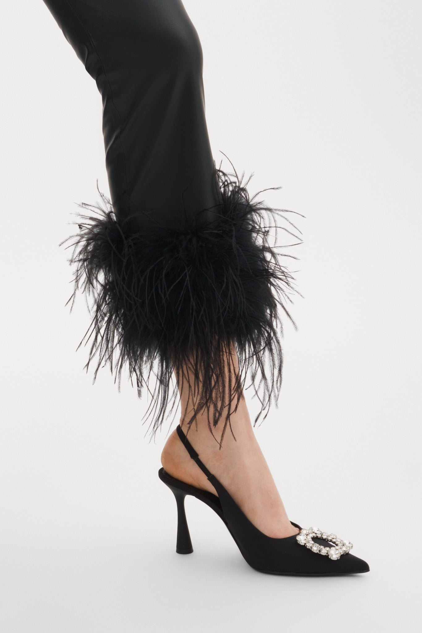 PAGETTA | Pantalon court avec bordure en plumes 